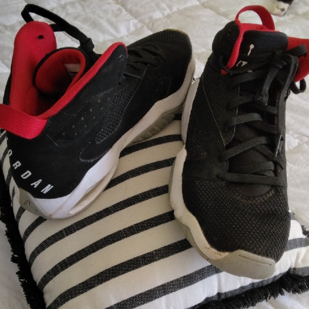 Jordan Lift Off's Black and Red Athletic Sneakers